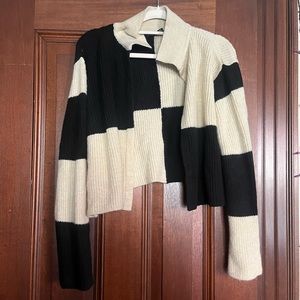 colorblock cropped cardigan black and white nastygal